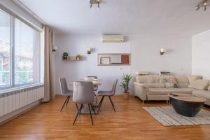 Spacious 1 bedroom apartment in a lively center