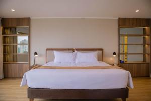 Radiant 3BR Seaview in Miraflores