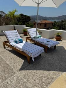 El Tular 002 2 bedroom villa 7 mins walk from La Ropa beach