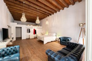 Hotel D H Lawrence img24