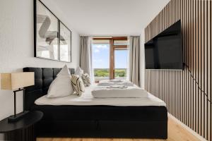 Beyond Living Horizon