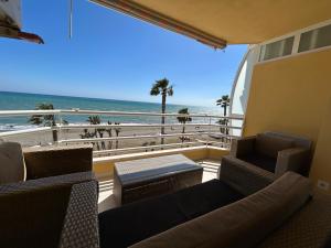 APARTAMENTO FRENTE AL MAR,PRIMERA LINEA DE PLAYA