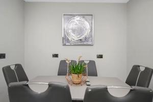 Elegant 3Bed Family Home in Chadwell Heath Pass the Keys