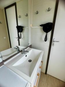 Campings Mobil Home 014 climatise -camping Novela-3Ch : photos des chambres