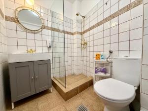 The Romantic Residence