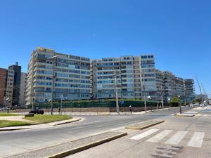 Frente al mar con piletas