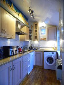 2 Bedroom & 2Bathrooms in Lancaster