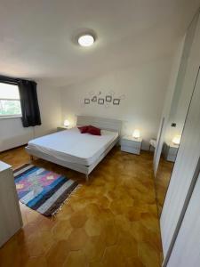 appartamento in villa con giardino 2 img6