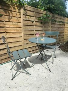 Maison à 50 M de la plage sous les pins