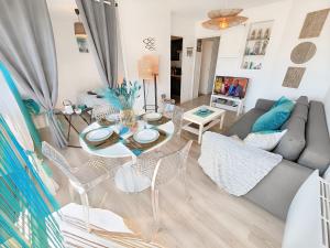 Appartements La croisette - a 50 metres de la plage de Juno Beach avec Balcon et Stationnement gratuit : photos des chambres