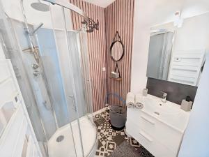 Appartements La croisette - a 50 metres de la plage de Juno Beach avec Balcon et Stationnement gratuit : photos des chambres