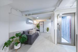 Petchaburi22 Apartments next to Platinum mall