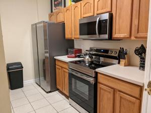 Water Park & Fantastic Pool only Minutes To Walt Disney Worlds Front Gate!!!