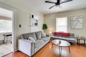 2 Mi to Old Town ABQ East Downtown Triplex Unit