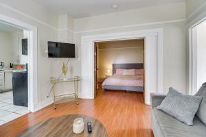 2 Mi to Old Town ABQ East Downtown Triplex Unit