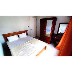 Cozy 3-Bedroom Apartment Near the Beach-Quiet & Central