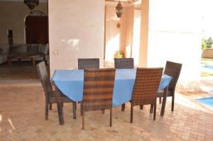 Amazing 5 bedrooms riad in agadir MR52060