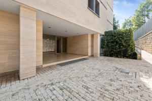 Luxurious Lugano Apartment with City Views