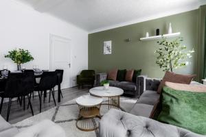 Family Apartment Steps from Hyde Park & Oxford St