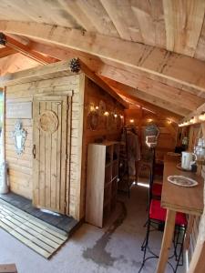 Tentes de luxe L-O Re des Bois, hebergement insolite Clair de Lune, Bain norvegien, sauna, kota : photos des chambres