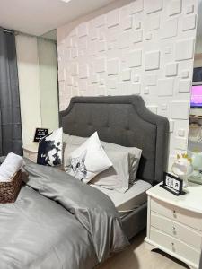 SM Bicutan Azure Flat