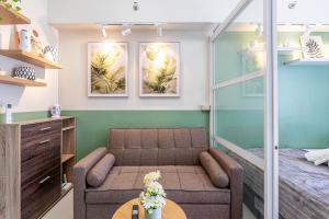 Serene Studio with Balcony, Sunset Views and City View