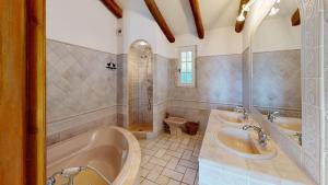 Villas Villa Ezea - vue mer et charme : photos des chambres