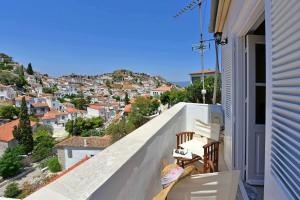 Xirouchakis Eva Charmy house
