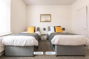 Modern 2-Bedroom House in Manchester with Free Parking