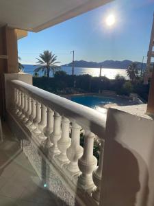 Bord de mer, terrasse, tout à pieds