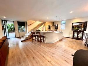 Pet Friendly Home Near Beach