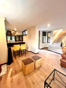 Pet Friendly Home Near Beach