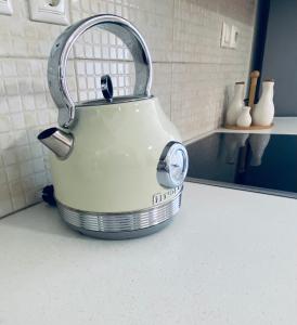 AmaliZen, Steps From The Sea