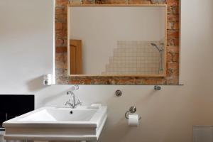 Spacious 82 m2 2 bedroom Flat and Roof Terrace in the Heart of Riga