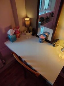 The wee airport cottage