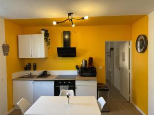 Appartements Melissa - Lumineux, moderne - Gare - WiFi - Stream : photos des chambres