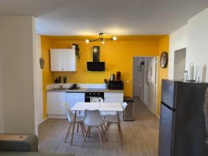 Appartements Melissa - Lumineux, moderne - Gare - WiFi - Stream : photos des chambres