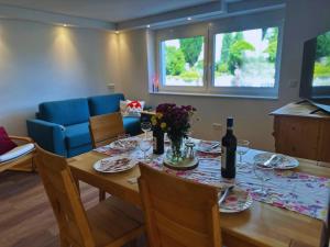 Frankenherz-Apartments - Premium Wohnung mit Terrasse, nahe Playmobil-Funpark & zur Messe, Self-Check-In