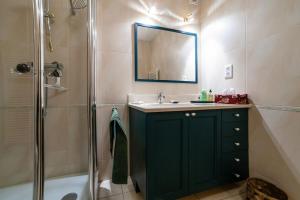 Appartements Studio dans Maison forte, 8km Sarlat : photos des chambres