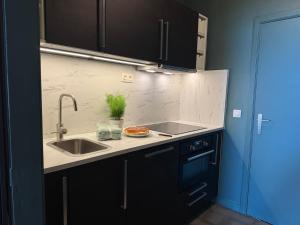 Ruime studio frontaal zeezicht AAA Locatie