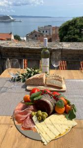 Cozy seaview retreat