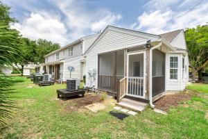 Blue Belle - Across from Pool near Credit One