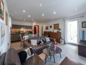 Apartments Meri & Karla - Two Bedroom Apartment with Balcony and Bridge View