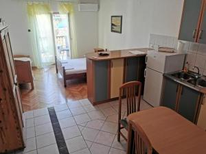Apartments White House - Studio Apartment with Terrace and Sea View 5