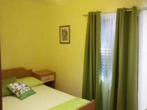 Four Bedroom Holiday Home