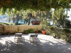 Beach House uljana - Two Bedroom Apartment with Terrace 2