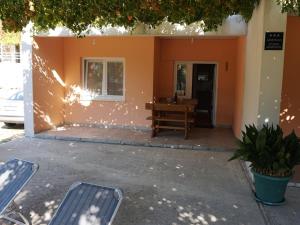 Beach House uljana - Two Bedroom Apartment with Terrace 2