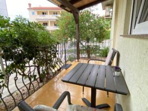 Apartments Lara Rab - Studio Apartment with Balcony