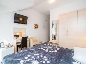 Villa Samba - Two Bedroom Apartment with Balcony and Sea View