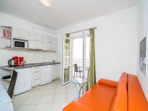 Villa Samba - Two Bedroom Apartment with Balcony and Sea View